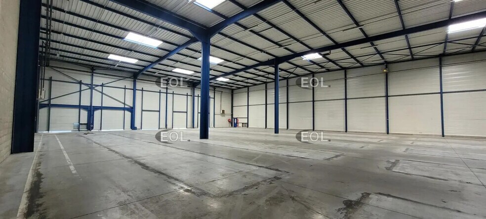Industriel/Logistique dans Miribel à louer - Photo de l’immeuble – Image 3 sur 6