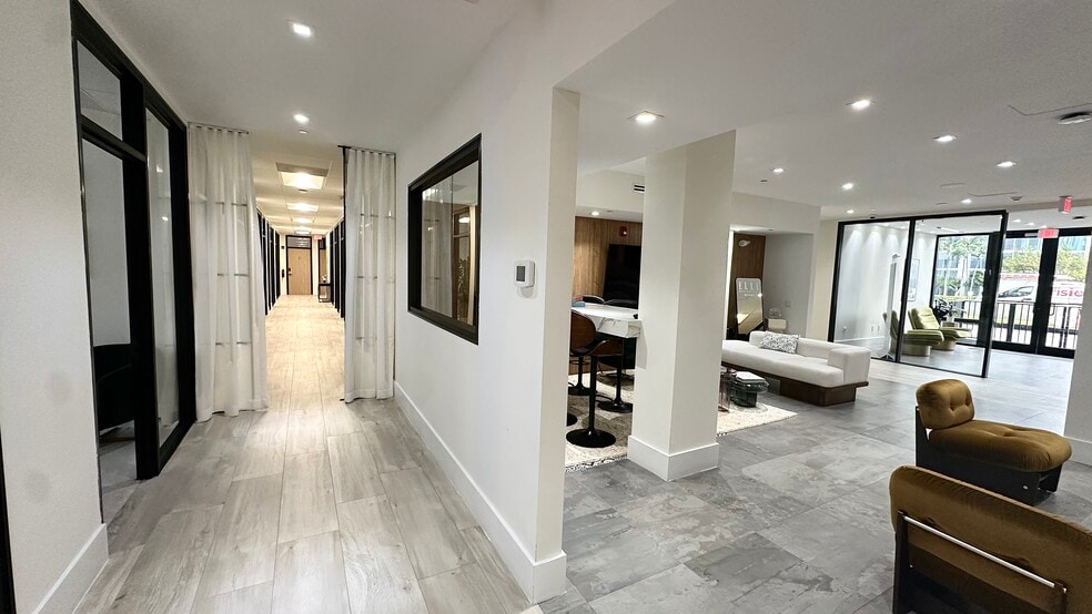 600 NE 36th St, Miami, FL à louer - Photo intérieure – Image 3 sur 43