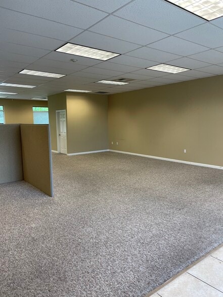 1190 Selmi Dr, Reno, NV à louer - Photo de l’immeuble – Image 3 sur 12