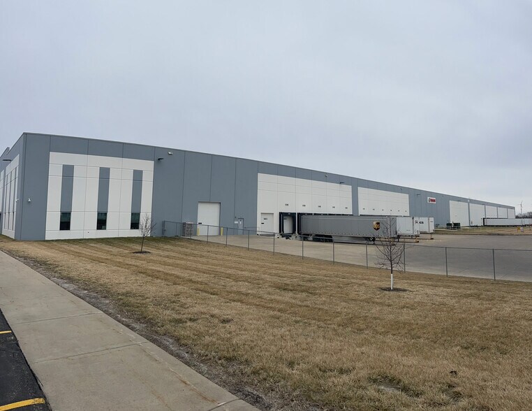 370 Festal Pl NW, Owatonna, MN à louer - Photo de l’immeuble – Image 3 sur 3