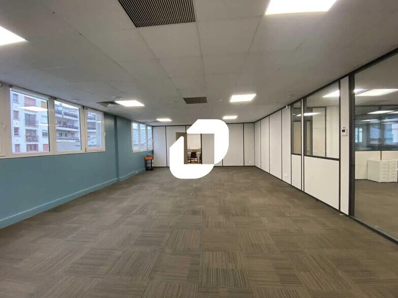 Bureau dans Saint-Ouen-sur-Seine à louer - Photo de l’immeuble – Image 3 sur 9