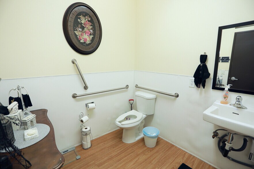 3468 E Sahara Ave, Las Vegas, NV à louer - Photo intérieure – Image 3 sur 6