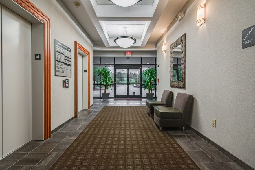 2025 Frontis Plaza Blvd, Winston-Salem, NC à louer - Photo intérieure – Image 2 sur 11