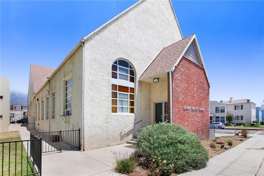 724 S Glenoaks Blvd, Burbank, CA à vendre - Photo de l’immeuble – Image 3 sur 46