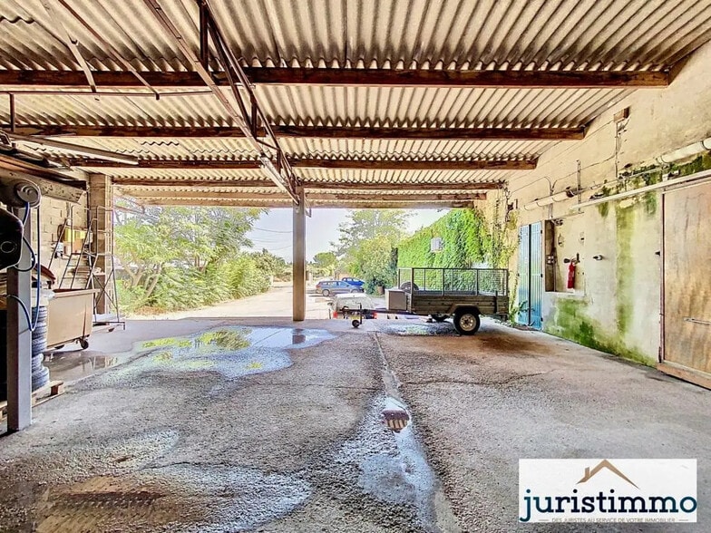 Industriel/Logistique dans Saint-Saturnin-lès-Avignon à vendre - Photo de l’immeuble – Image 1 sur 5