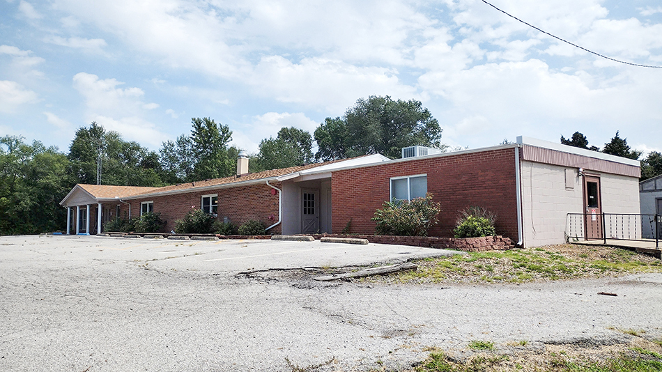 2500 E Saint Louis St, West Frankfort, IL à vendre - Photo de l’immeuble – Image 3 sur 14