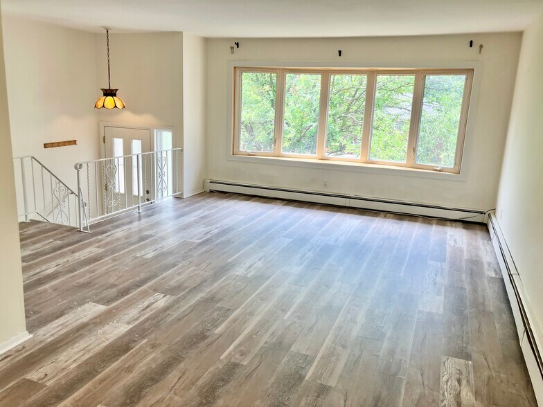 141 Dunbar Ave, Fords, NJ à vendre - Photo intérieure – Image 2 sur 38