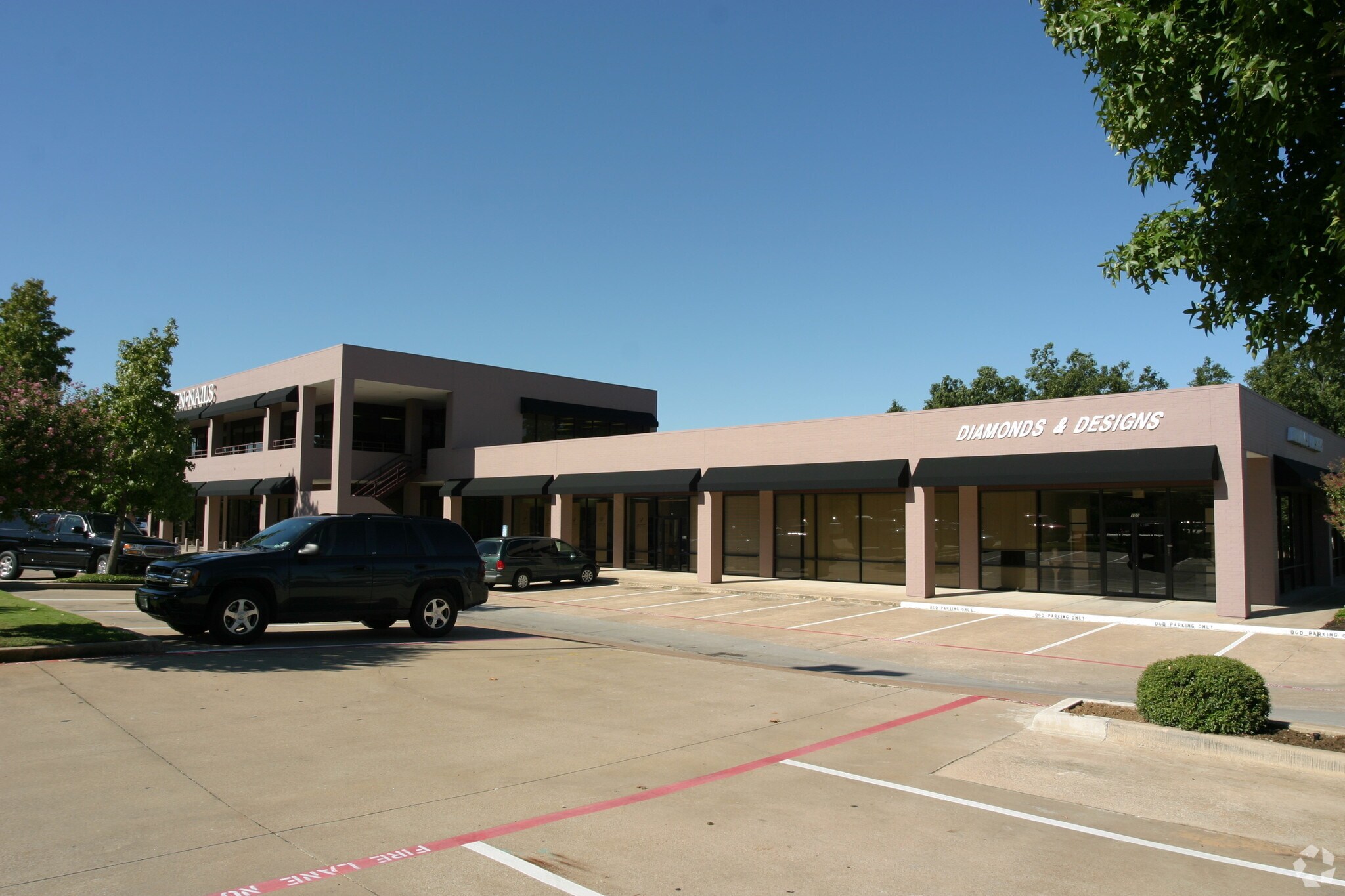 2200 W Park Row Dr, Pantego, TX à vendre Photo principale– Image 1 sur 4