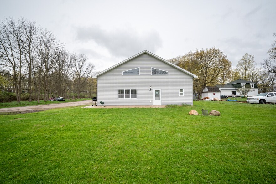 410 Division st, Hersey, MI à vendre - Photo de l’immeuble – Image 2 sur 28