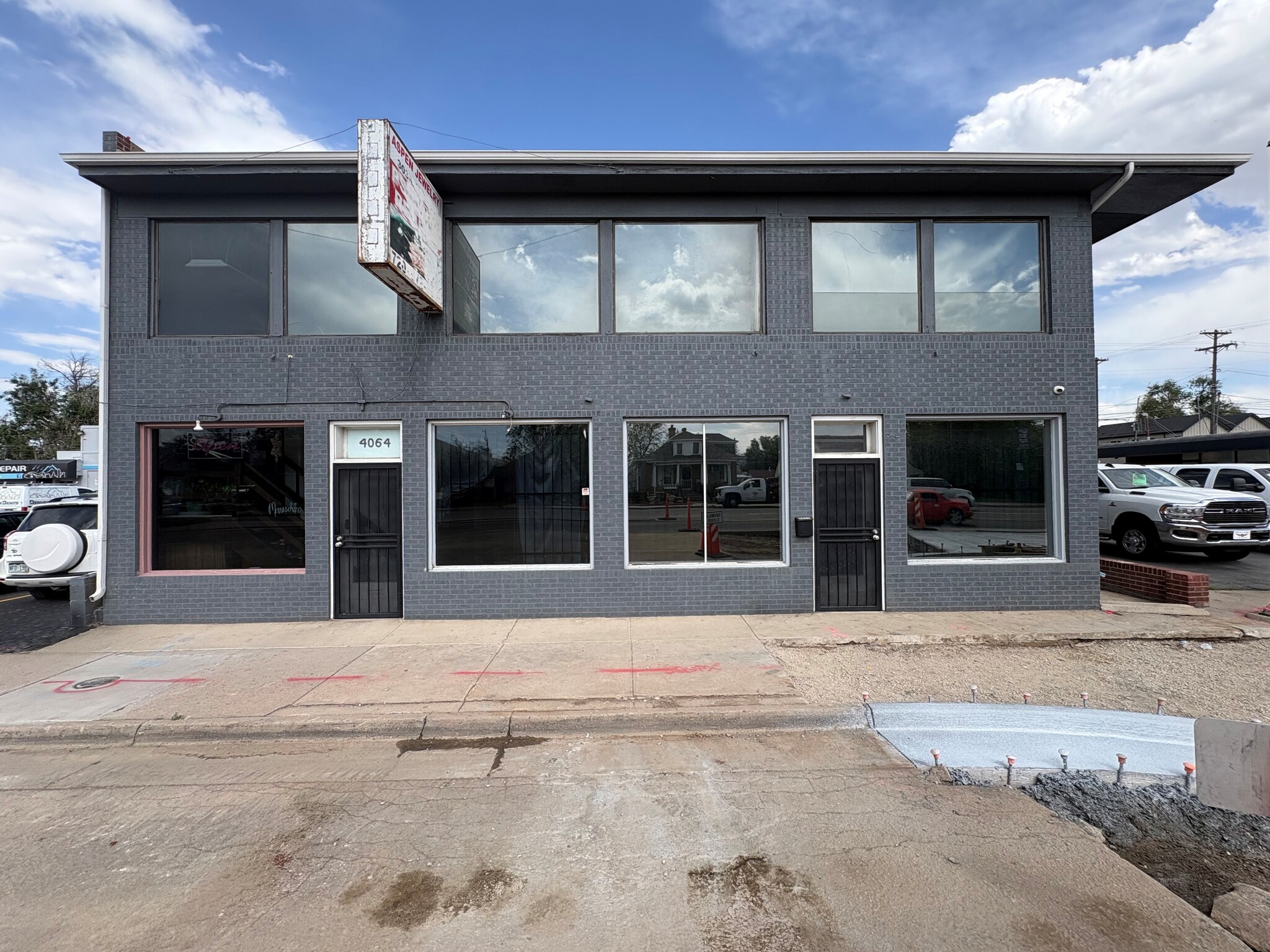 4064 S Broadway, Englewood, CO à vendre Photo de l’immeuble– Image 1 sur 15