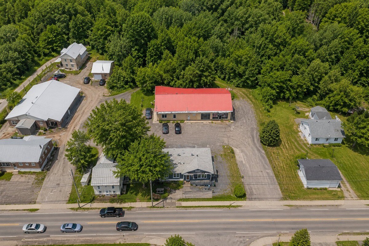 5206-5212 Rue Principale, Saint-Félix-de-Valois, QC à vendre Photo principale– Image 1 sur 7