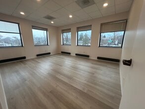 825 Green Bay Rd, Wilmette, IL à louer Photo de l’immeuble– Image 2 sur 7