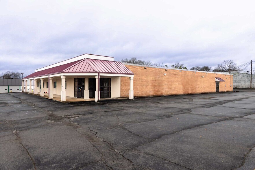 739 Madison St, Clarksville, TN à louer - Photo de l’immeuble – Image 2 sur 5
