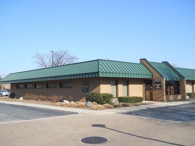 8695 Connecticut St, Merrillville, IN à louer - Photo principale – Image 1 sur 29