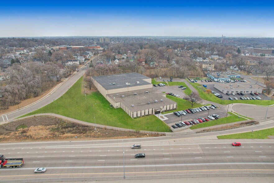 301 York Ave, Saint Paul, MN à vendre - Photo de l’immeuble – Image 2 sur 7