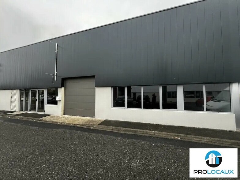 Local commercial dans SAINT-MAXIMIN à louer - Photo de l’immeuble – Image 3 sur 6