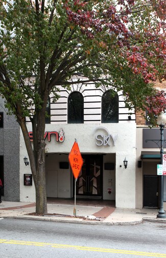 Plus de détails pour 113 S Elm St, Greensboro, NC - Local commercial à vendre