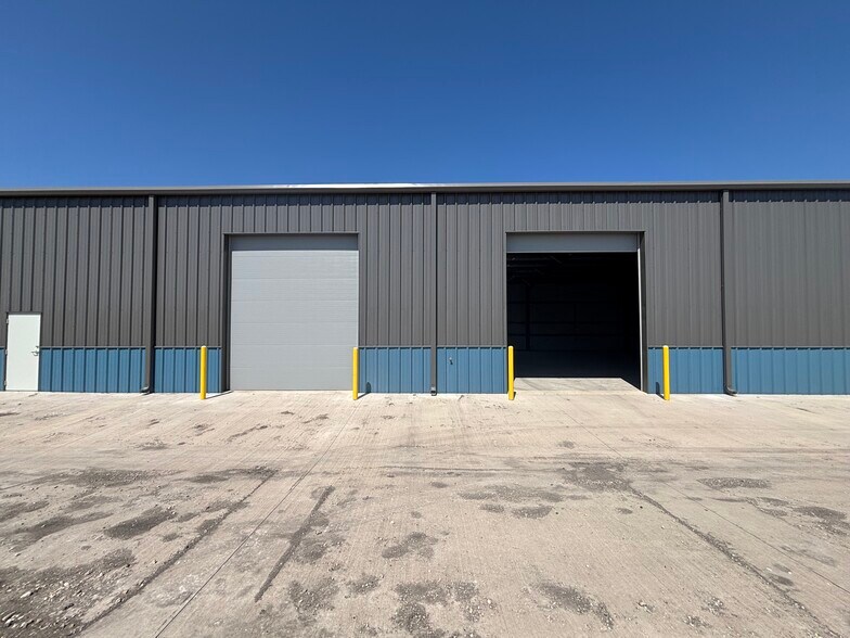 5560 Rittiman Rd, San Antonio, TX à louer - Photo de l’immeuble – Image 3 sur 4