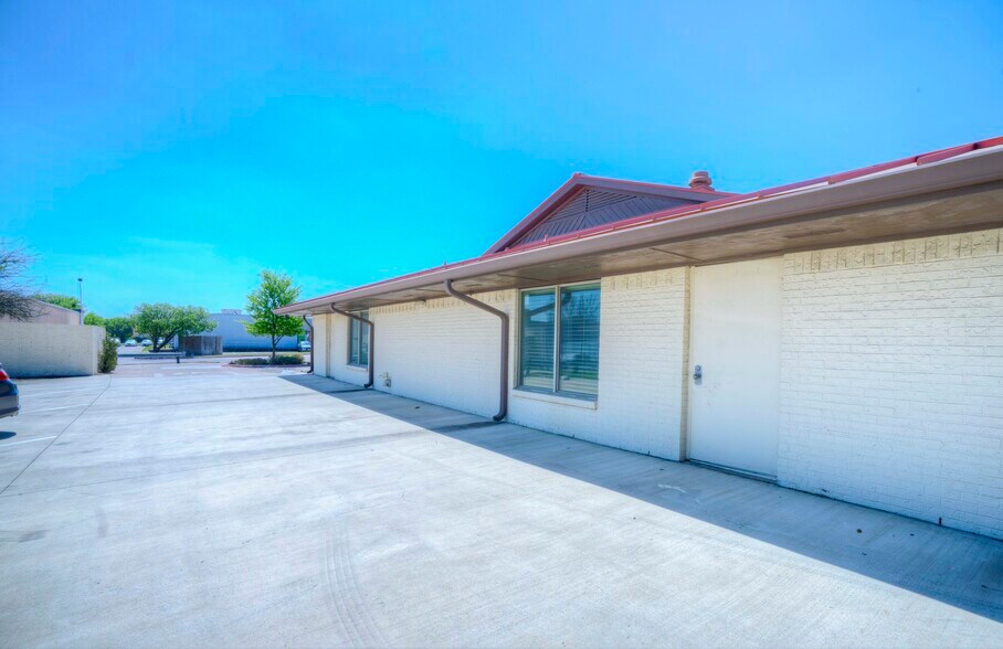 5225 Matlock Rd, Arlington, TX à louer - Photo de l’immeuble – Image 3 sur 19
