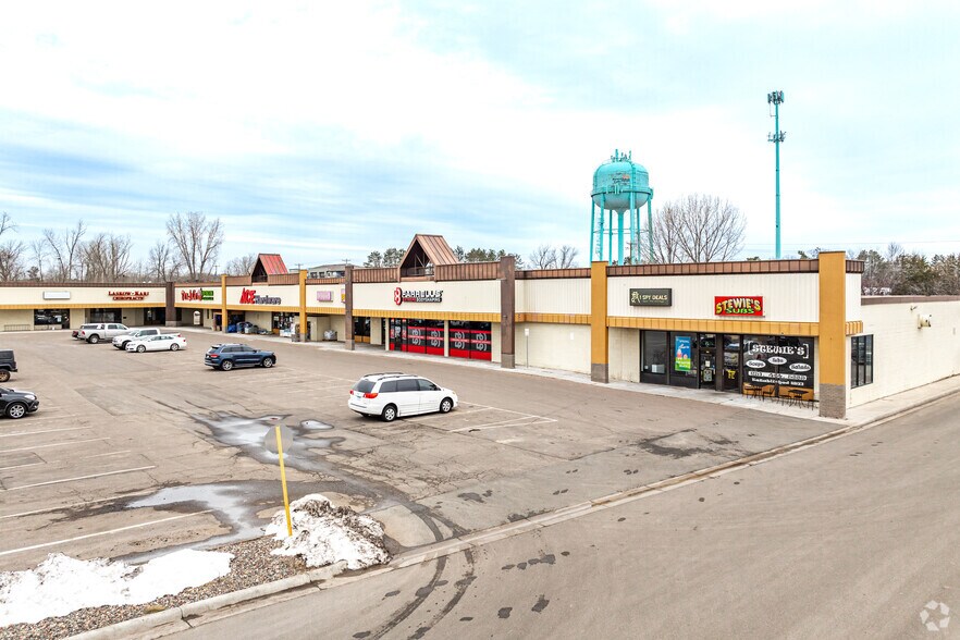 804-840 S Lake St, Forest Lake, MN à louer - Photo de l’immeuble – Image 3 sur 9