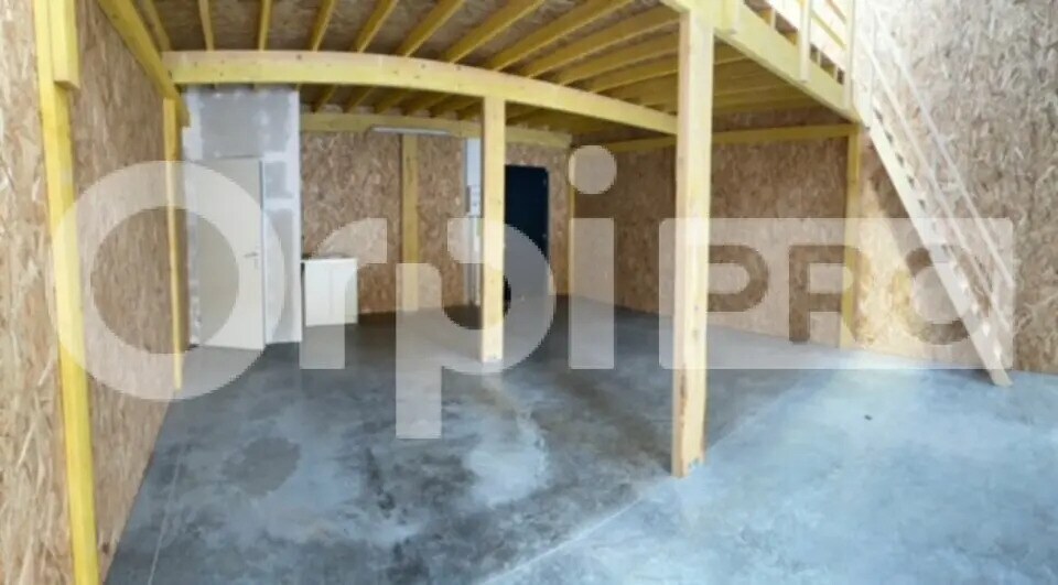 Local d’activités dans Frontenas à louer - Photo de l’immeuble – Image 1 sur 13