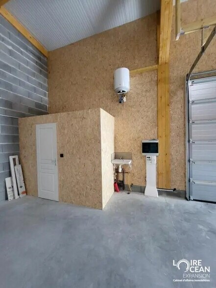 Local d’activités dans Saint-Brevin-les-Pins à louer - Photo de l’immeuble – Image 2 sur 6