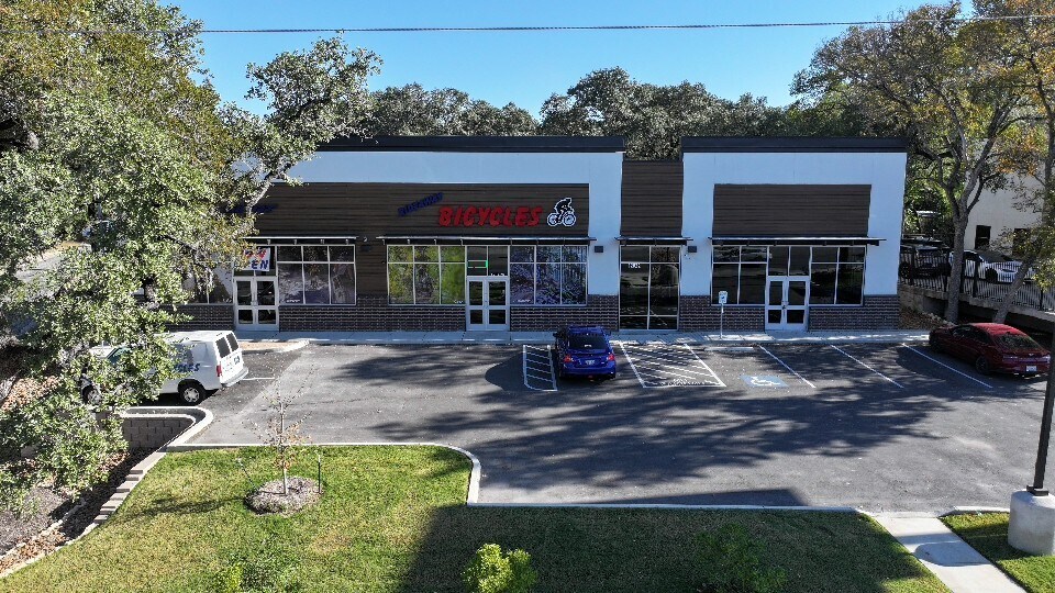 12022 Huebner Rd, San Antonio, TX à louer - Photo de l’immeuble – Image 3 sur 12