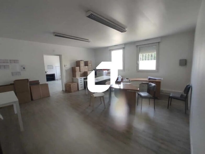 8-10 Rue Henri Dunant, Chevilly-Larue à louer - Photo de l’immeuble – Image 3 sur 17