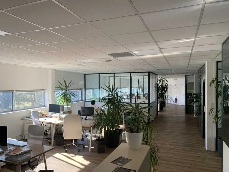 Bureau dans Bordeaux à vendre - Photo de l’immeuble – Image 1 sur 7