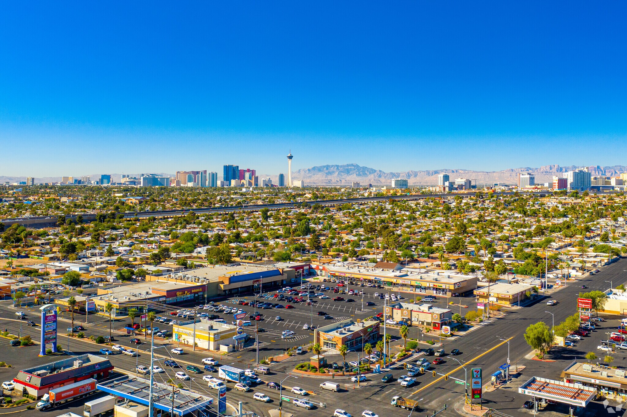 2300-2448 E Bonanza Rd, Las Vegas, NV à louer Photo de l’immeuble– Image 1 sur 8