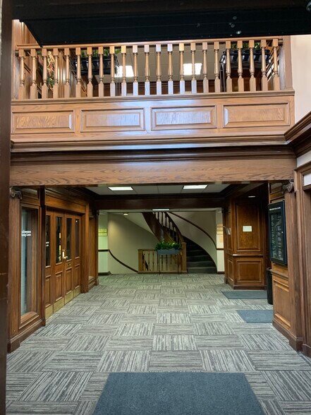 2821 N Ballas Rd, Town and Country, MO à louer - Photo de l’immeuble – Image 2 sur 18