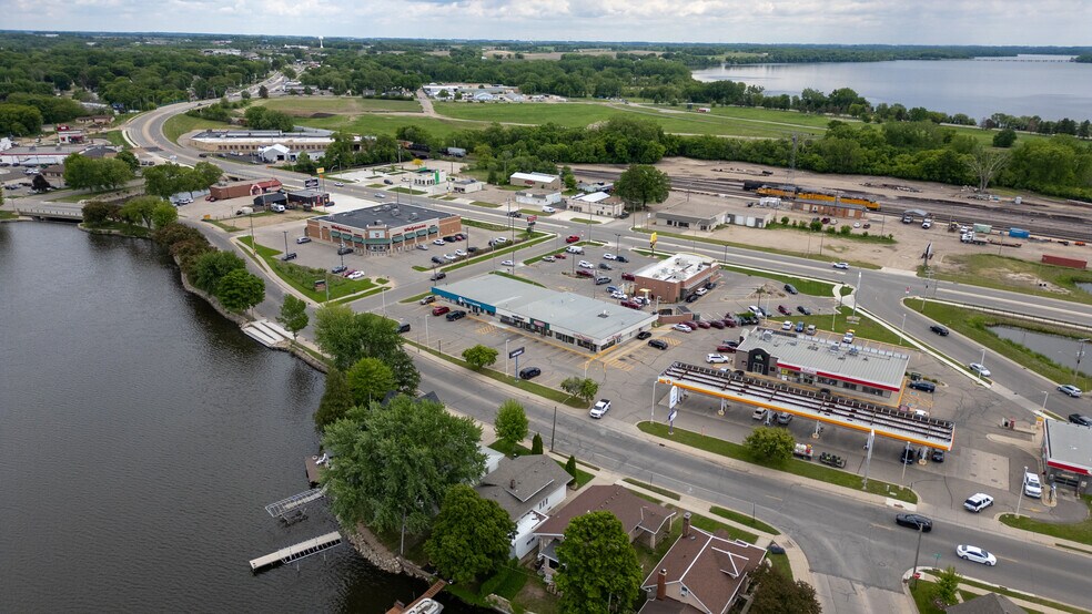132-160 Bridge Ave, Albert Lea, MN à louer - Photo de l’immeuble – Image 3 sur 5