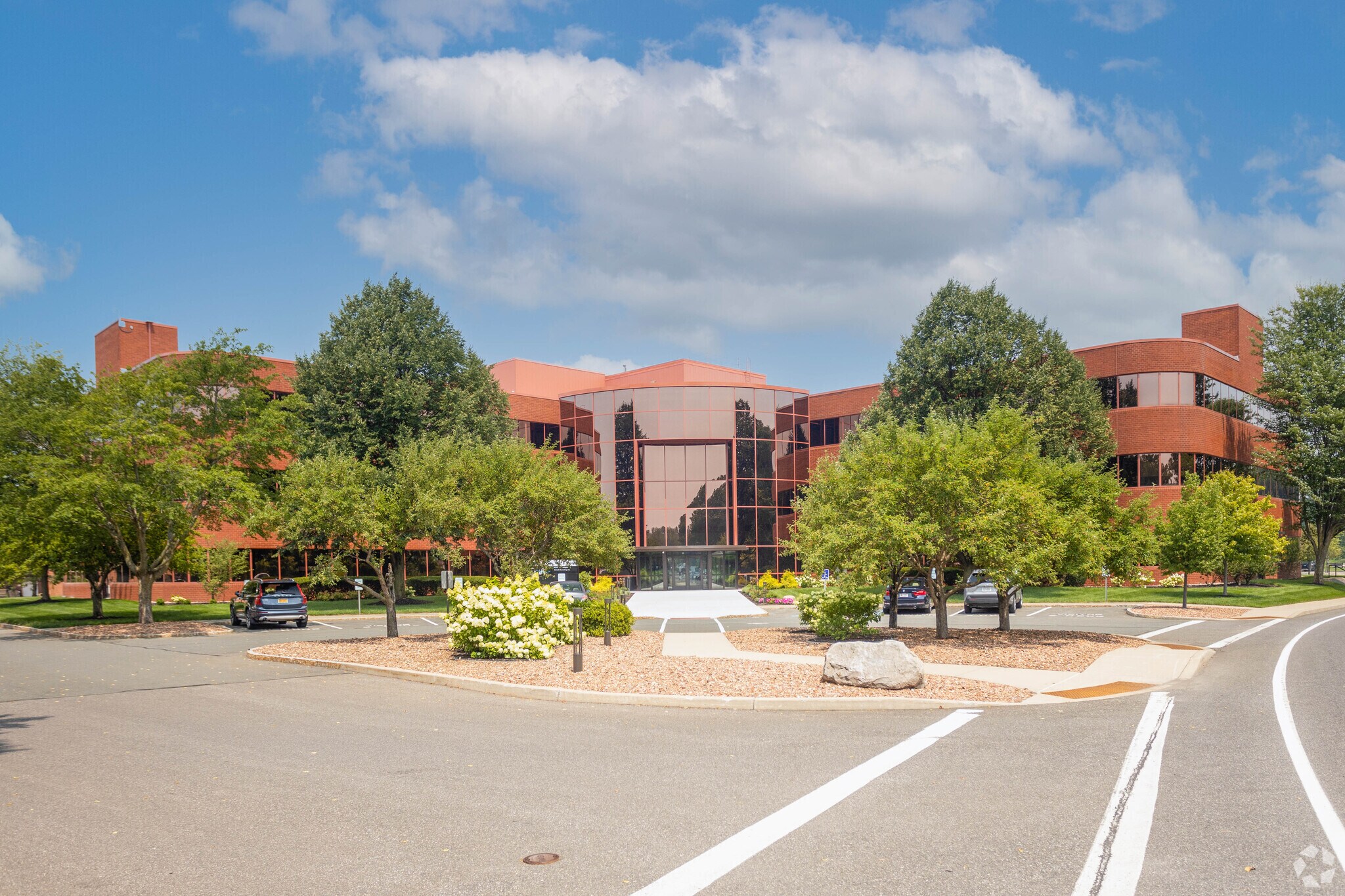 3 Winners Cir, Albany, NY à louer Photo principale– Image 1 sur 14