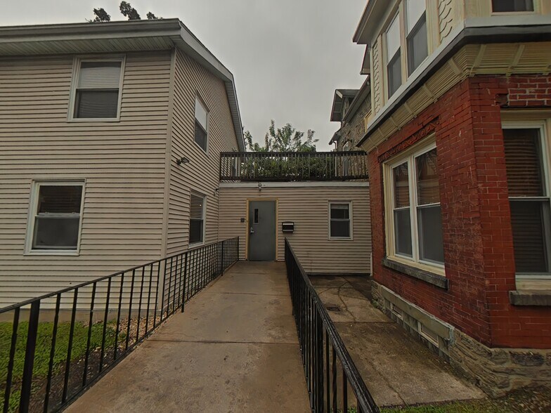 723 E Church Ln, Philadelphia, PA à vendre - Photo de l’immeuble – Image 2 sur 41