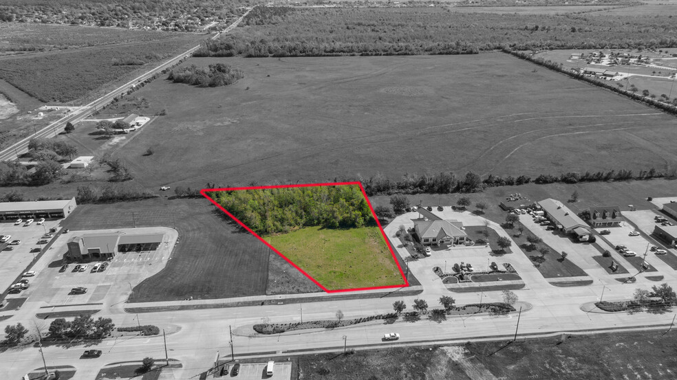 Eagle Dr, Mont Belvieu, TX à vendre - Photo de l’immeuble – Image 2 sur 23