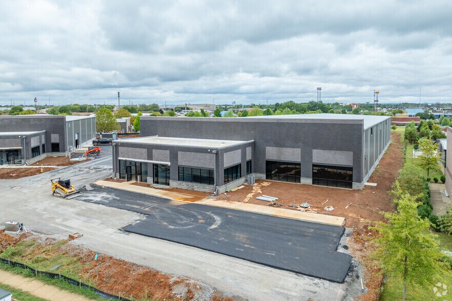 1931 Southpointe Way, Murfreesboro, TN à vendre - Photo de l’immeuble – Image 2 sur 2