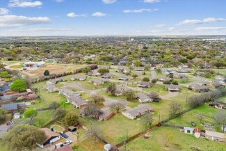 Plus de détails pour Gruver Circle, Hewitt, TX - Logement à vendre