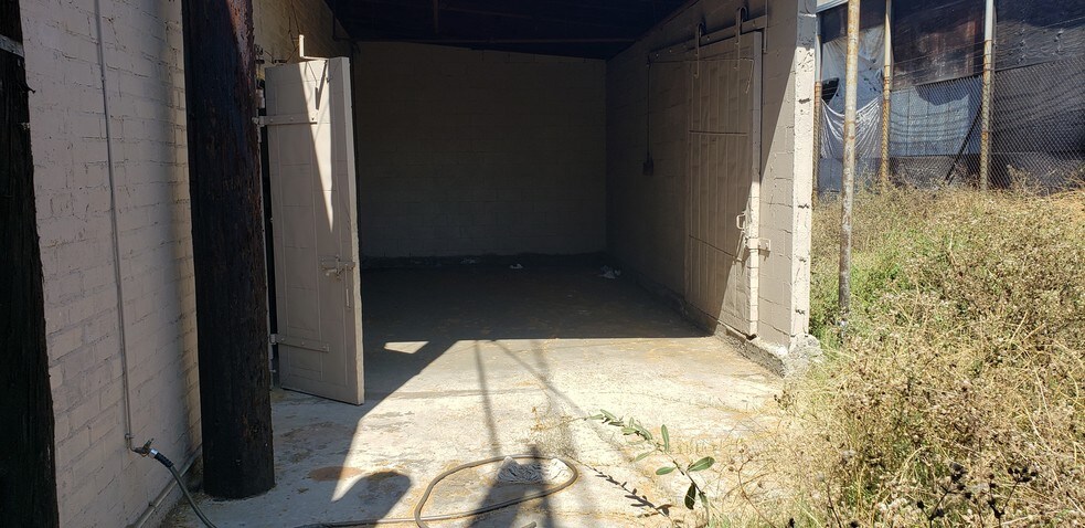 6924 Stanford Ave, Los Angeles, CA à vendre - Photo de l’immeuble – Image 3 sur 9