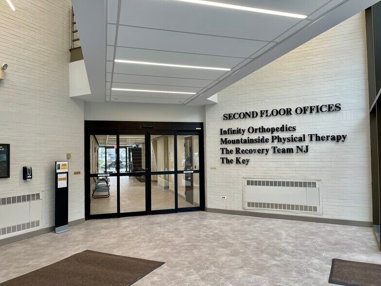 1450 Us Highway 22 W, Mountainside, NJ à louer - Photo intérieure – Image 2 sur 11