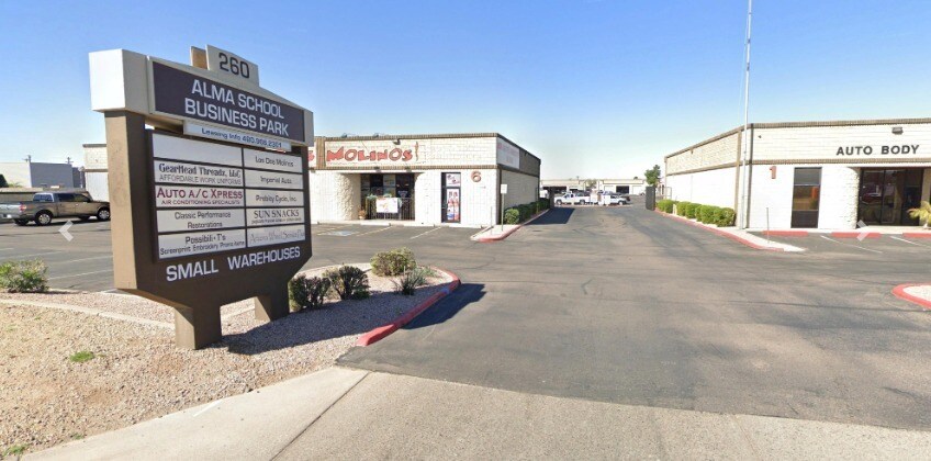 260 S Alma School Rd, Mesa, AZ à louer - Photo de l’immeuble – Image 3 sur 5