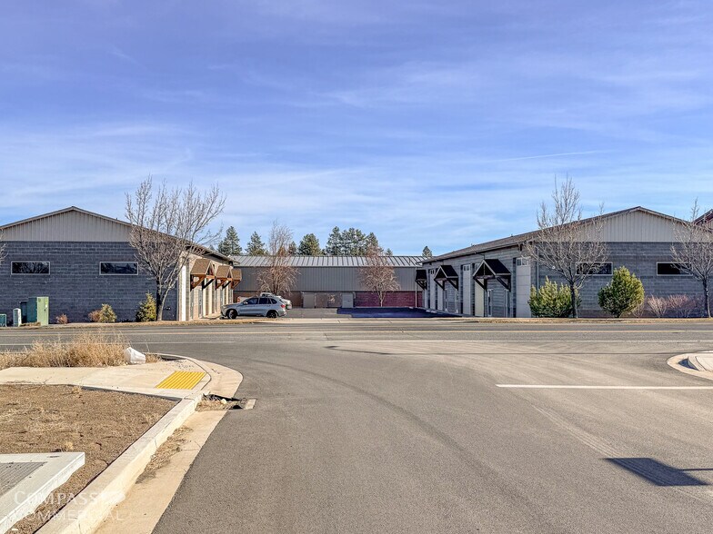 61450 American Ln, Bend, OR à louer - Photo de l’immeuble – Image 3 sur 4