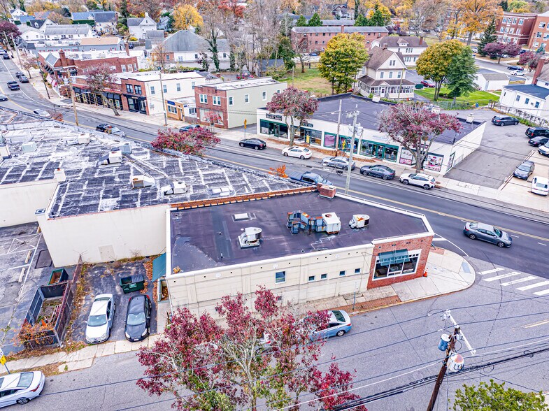 159 Broadway, Amityville, NY à vendre - Photo de l’immeuble – Image 2 sur 55