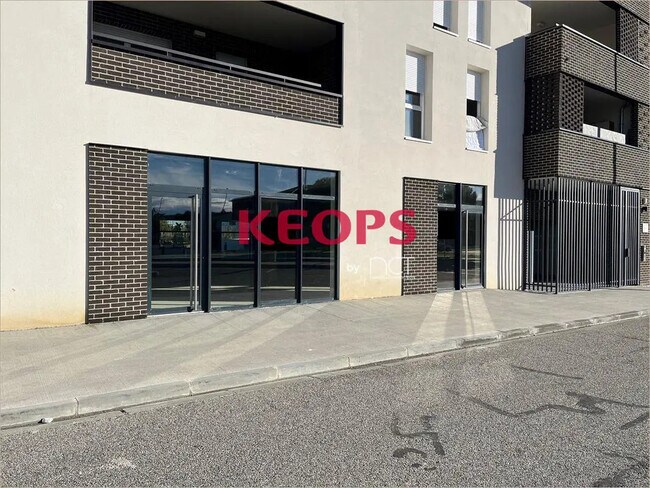 Plus de détails pour Local commercial à vendre