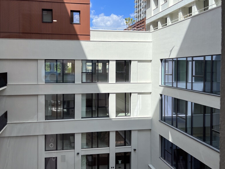 9 Rue Desaix, Lyon à louer - Photo de l’immeuble – Image 3 sur 13