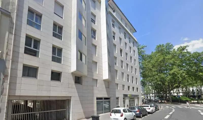 Local commercial dans Lyon à louer Photo de l’immeuble– Image 1 sur 6