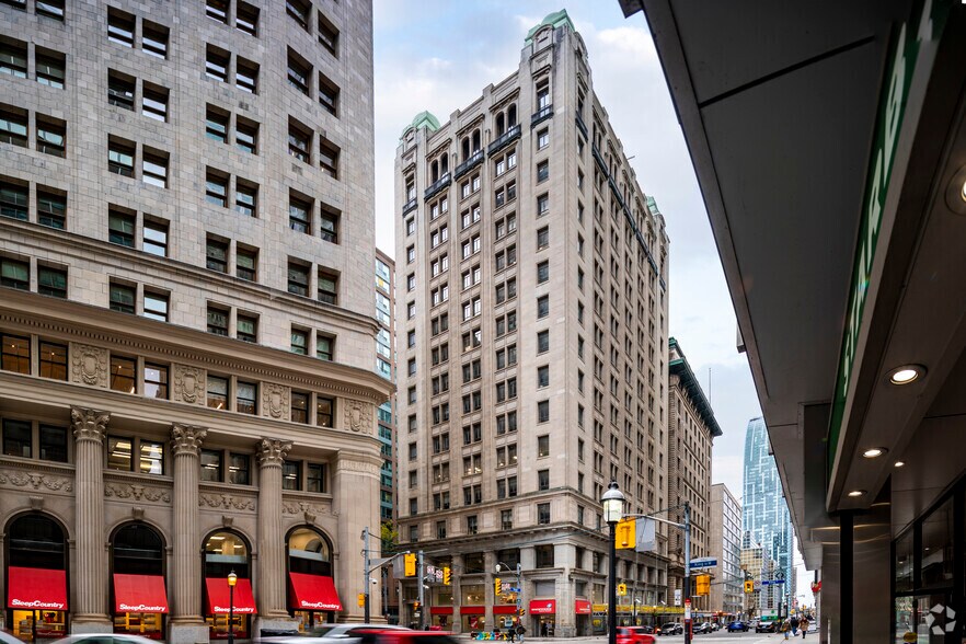 69 Yonge St, Toronto, ON à louer - Photo de l’immeuble – Image 1 sur 4