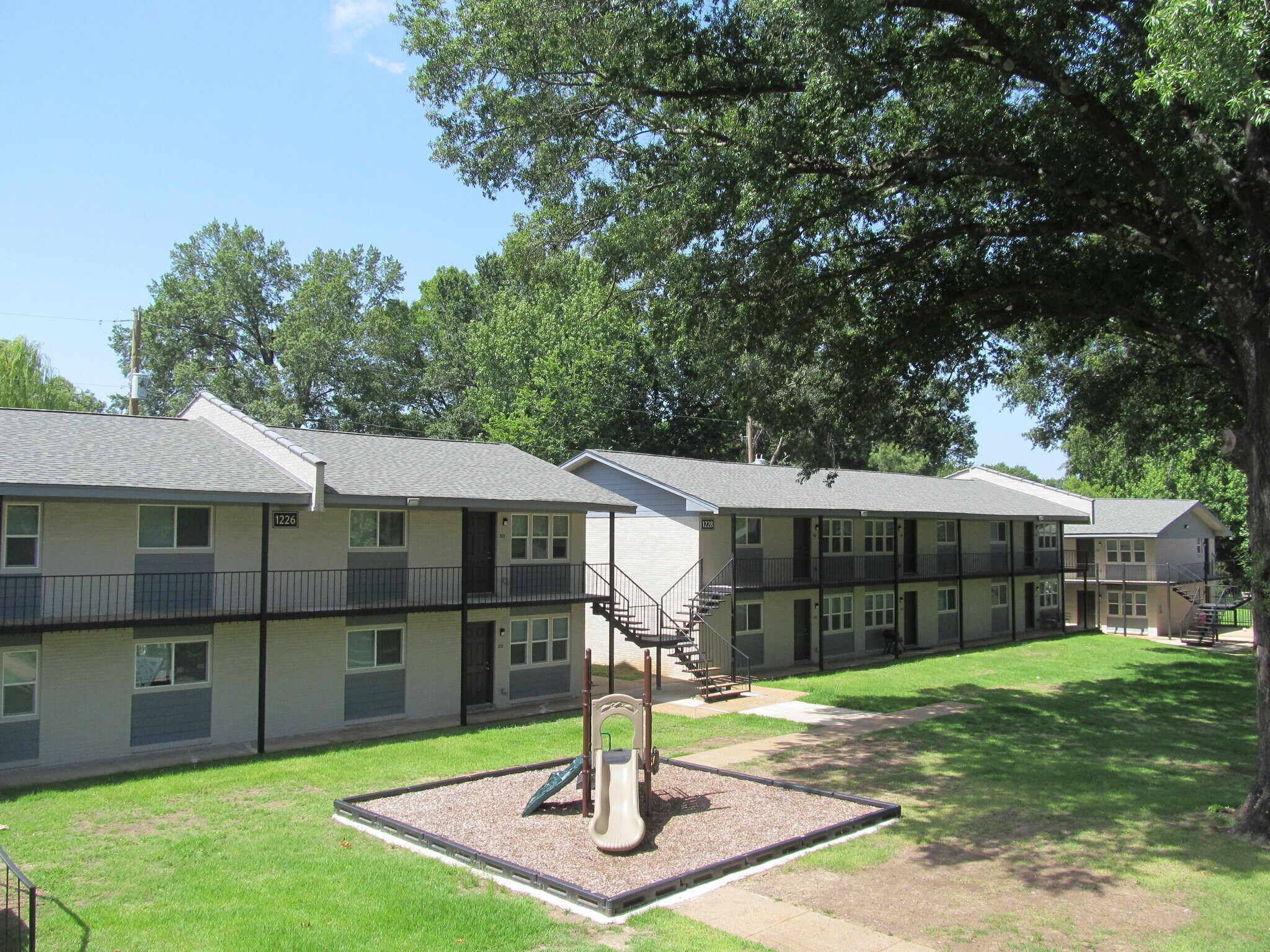 1222 Aubra Rd, Memphis, TN à vendre Photo de l’immeuble– Image 1 sur 15