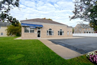 Plus de détails pour 581 Middle Rd, Bayport, NY - Bureau à vendre