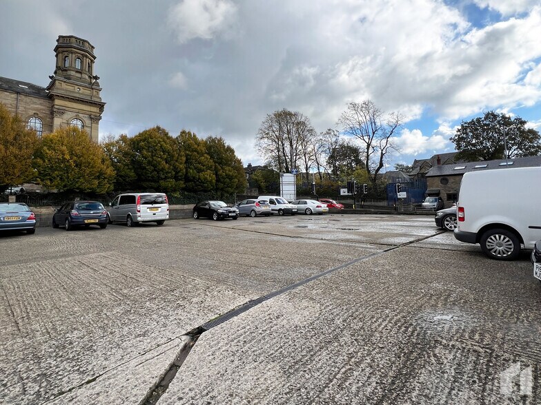 2 Commercial st, Heckmondwike à louer - Photo de l’immeuble – Image 3 sur 6