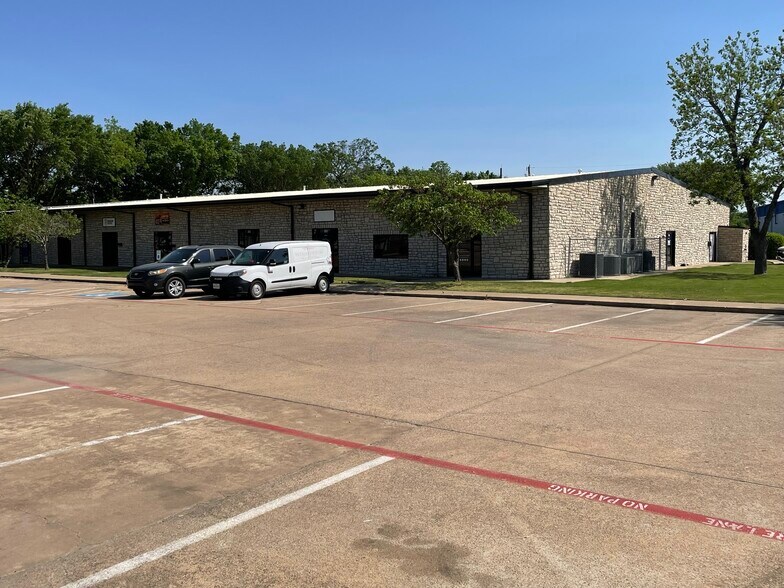 194 Industrial Blvd, McKinney, TX à louer - Photo principale – Image 2 sur 15